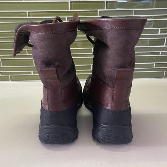 UGG Brown Adirondack III Waterproof Boots sz 7 - Picture 2 of 9